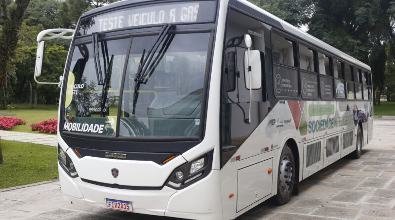 Compagas mostra desempenho do ônibus 100% a GNV em evento sobre transporte Foto: Compagas