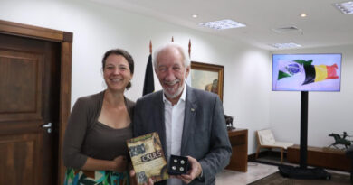 vice-governador Darci Piana se reuniu nesta quarta-feira (11), no Palácio Iguaçu, com a cônsul-geral da Bélgica em São Paulo, Valentine Mangez.