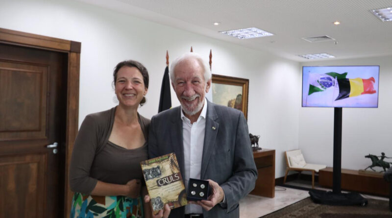 vice-governador Darci Piana se reuniu nesta quarta-feira (11), no Palácio Iguaçu, com a cônsul-geral da Bélgica em São Paulo, Valentine Mangez.