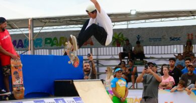 Veranistas do Litoral curtem manobras radicais de campeões nacionais do skate Foto: Paraná Esporte